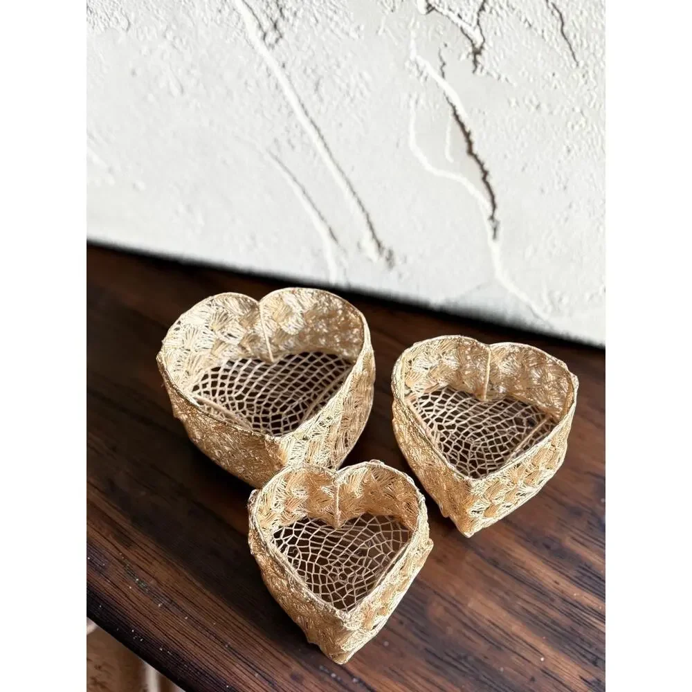 Set Of 3 Vintage Nesting Heart Wicker Baskets Rustic Vintage Gold Decor/Display